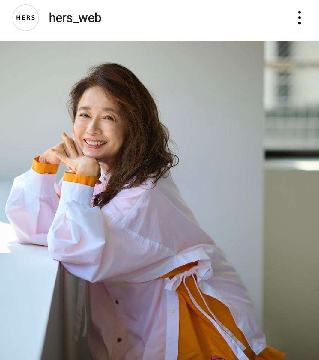 風吹ジュン、７０歳最新ショットの美しさに衝撃…茶髪のロングヘア＆艶美肌で奇跡の美貌 : スポーツ報知