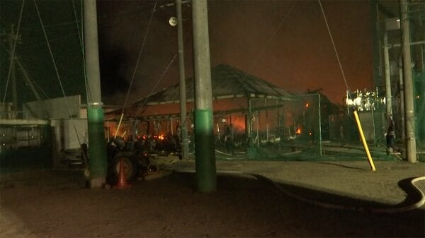 激しい炎...秀岳館高校で火災　ボクシング場と実習室燃える