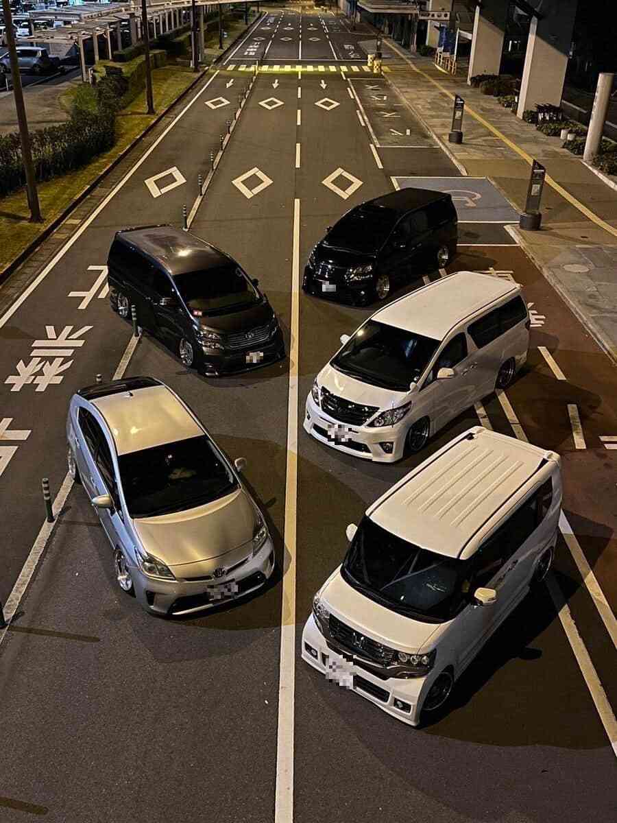 公道ふさぎ「車の撮影会」...ツイッターで画像拡散　高松空港が警告、香川県警は捜査へ: J-CAST ニュース