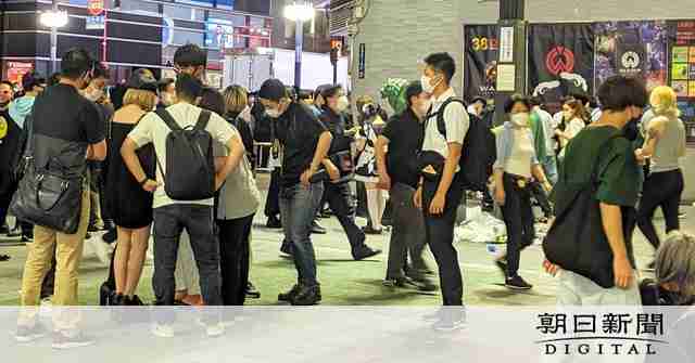 「トー横」周辺で少年少女25人を一斉補導　薬物過剰摂取疑いも　