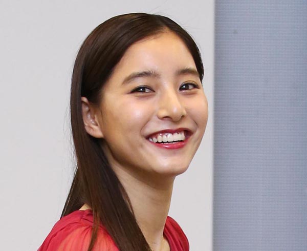 【新木優子】人気女優・新木優子にふりかかる“宗教問題”の懸念…「旧統一教会」問題でとばっちり｜日刊ゲンダイDIGITAL
