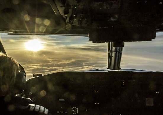 航空機のパイロットやCA、がんを発症する人が多い？　多量の放射線を被曝