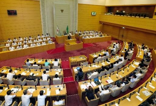 神戸市議が差別的発言　トランスジェンダーの男性に「男か女か」「触ったらハラスメントか」｜総合｜神戸新聞NEXT