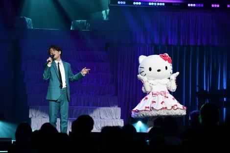 ハローキティ、山崎育三郎のライブに特別出演 「ポップコーンの歌」生披露で5000人メロメロ