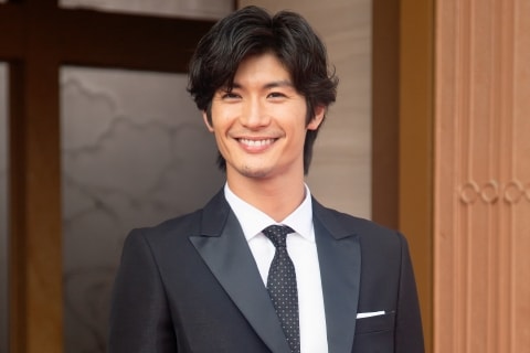 三浦春馬さんの死から2年、アミューズが「ネット中傷」「陰謀論」と本気で戦うワケ（弁護士ドットコムニュース） - Yahoo!ニュース