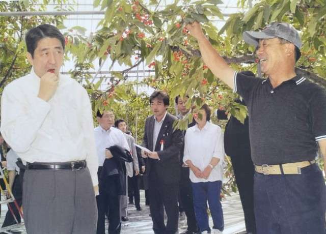 「言葉を励みに」「また食べてほしかった」　農家も衝撃隠せず　安倍元首相銃撃死 / 日本農業新聞