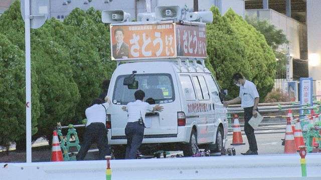 安倍氏銃撃　選挙カーを停車させて現場検証｜NNNニュース