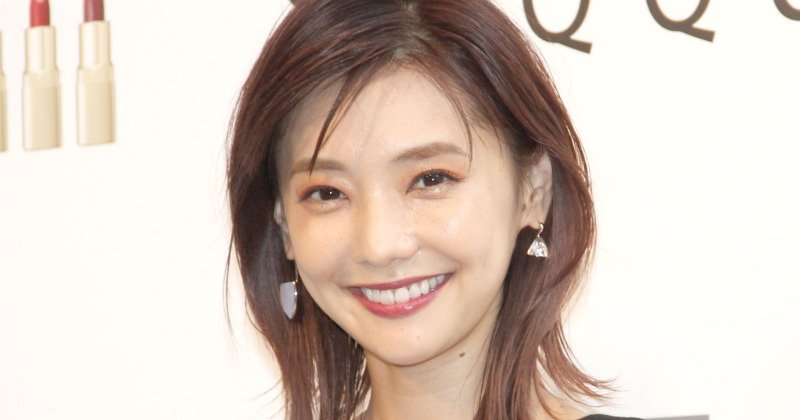 倉科カナ、母親との2ショットに反響　「美人過ぎる〜」「さすが親子！」「めっちゃ似てる！」の声 | ORICON NEWS