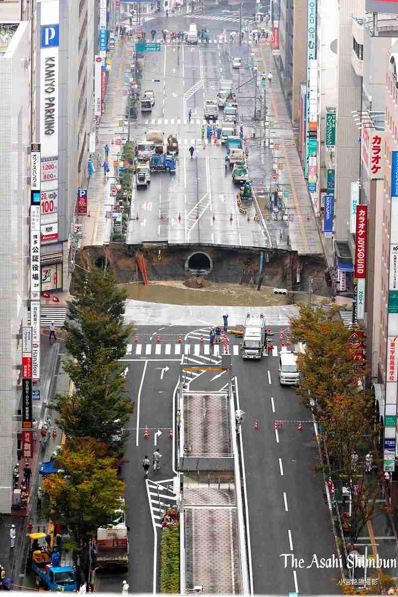 突然…道路の“陥没”相次ぐ 専門家は「猛暑」の影響を指摘