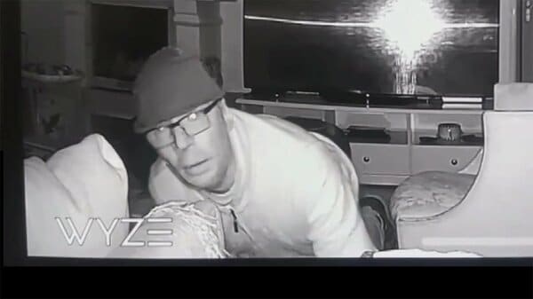 夜の家侵入 寝顔のぞき見男　奇妙な“目的”危害は加えず　チェコ