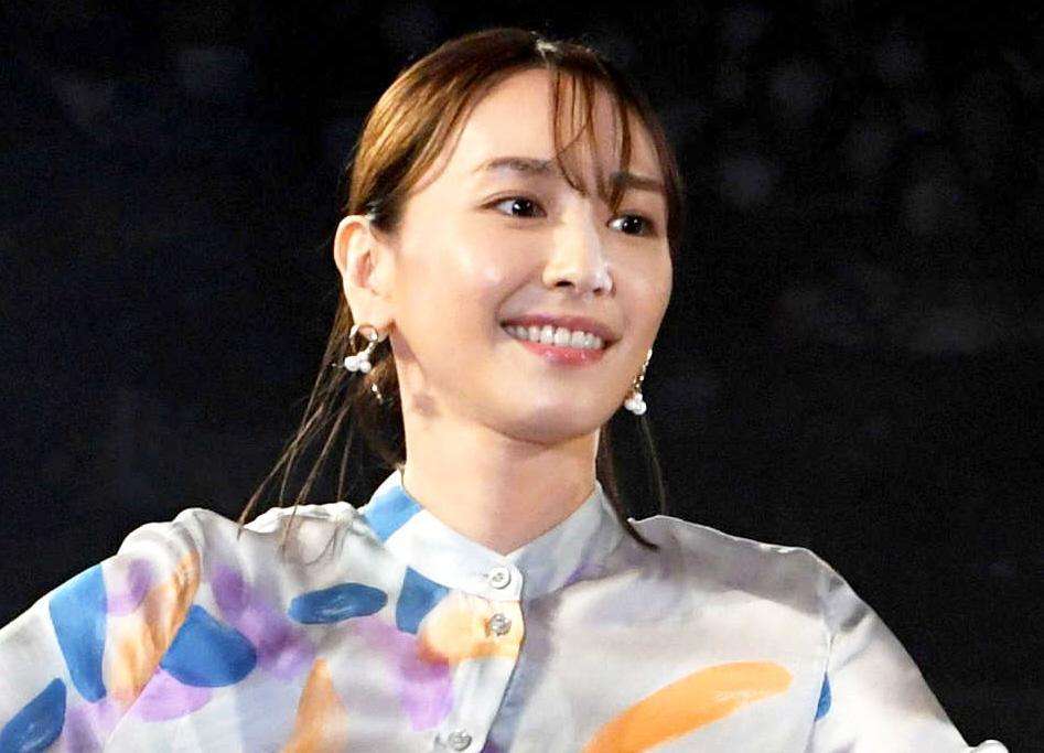 新垣結衣が「今読んでる」と紹介した漫画がネットで沸騰「国民的漫画という扱いに」