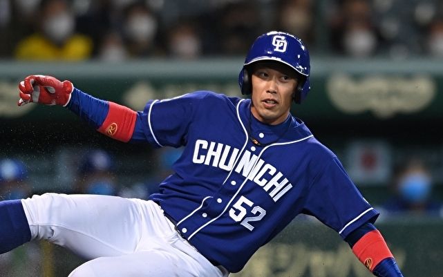 「僕は監督の切りやすい手札でいたい」中日・加藤翔平が覚悟を決めた“生きる道” | 文春オンライン