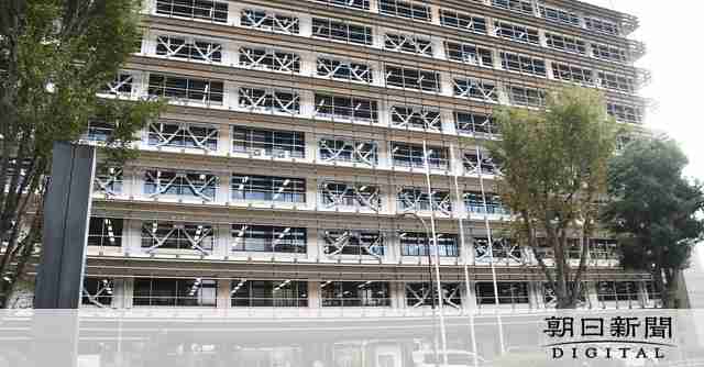 すれ違いざまに「女に腕を切りつけられた」　刃物もって逃走か　埼玉