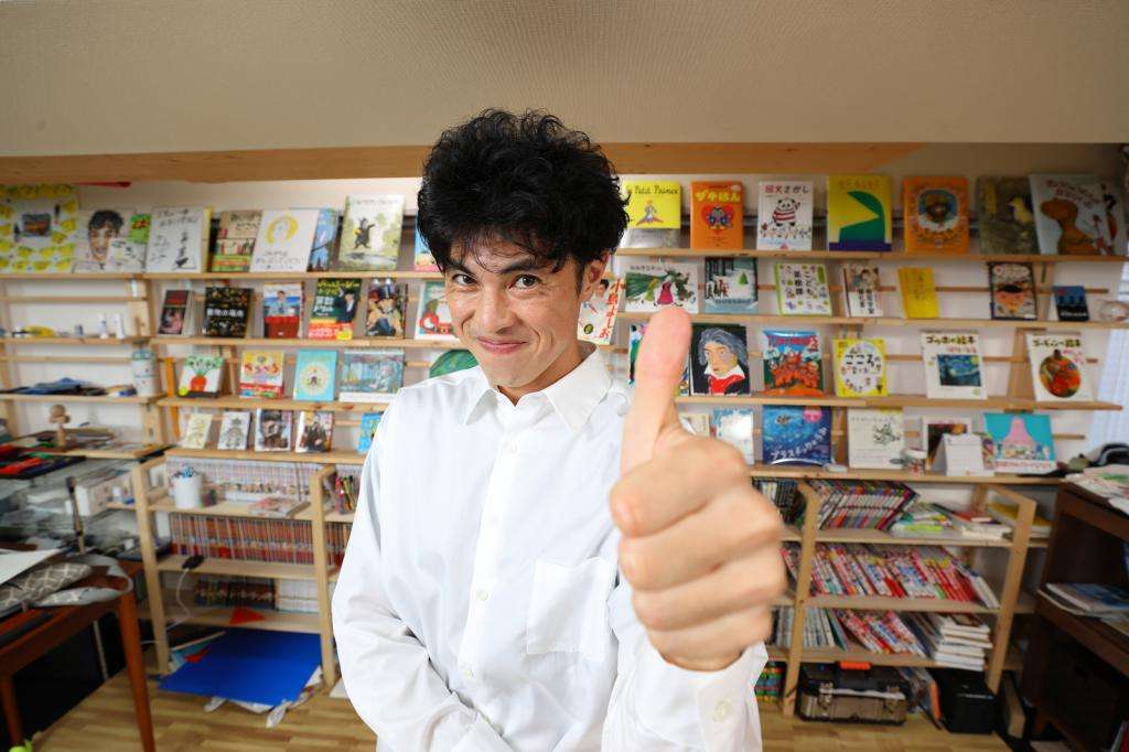 小島よしおが「勉強が何の役に立つかわからない」という小2男子にすすめる、授業の受け方とは