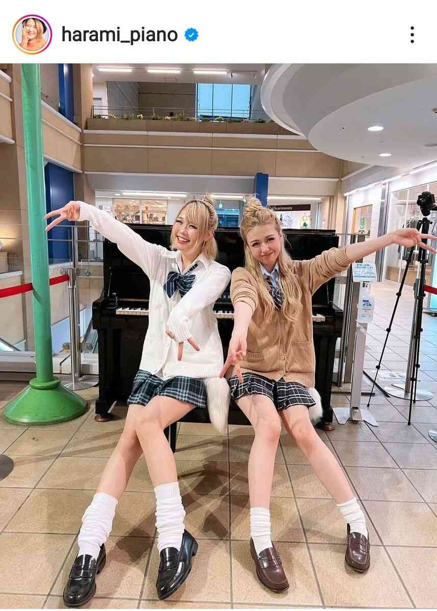 ハラミちゃん、超ミニスカ＆ルーズソックスで抜群スタイル「ギャルミでーーす。あげー」 : スポーツ報知