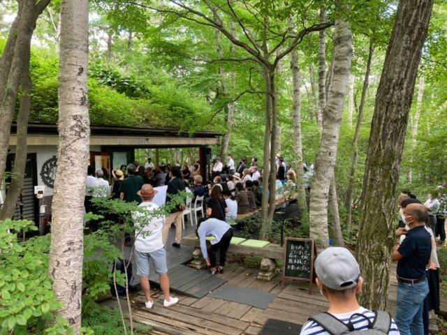 柳生博さん自然に囲まれお別れの会　思い出詰まった八ヶ岳で追悼ライブも