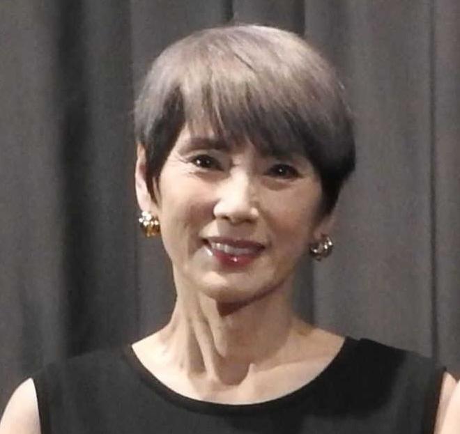 食道がん治療中の秋野暢子　胃ろうに「なんか改造人間のような感覚」