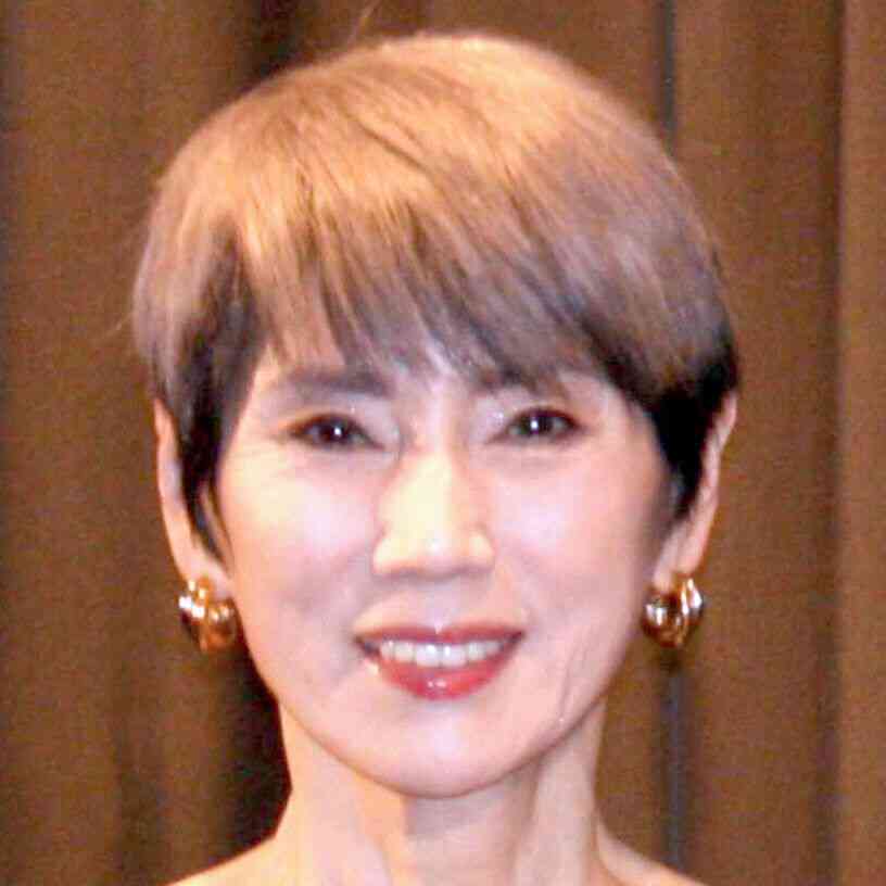 食道がんの秋野暢子、スキンヘッド姿をブログに公開「副作用で毛が抜ける前剃っちゃた」 : スポーツ報知