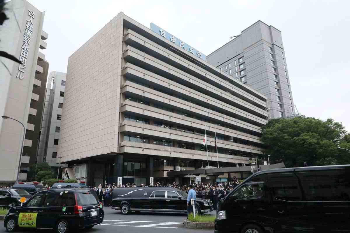 大規模葬儀、今秋実施へ　安倍晋三氏死去、「国葬」求める声も―政府