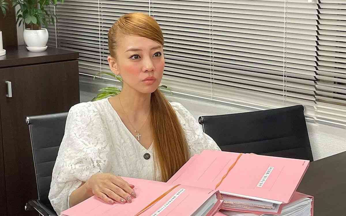 あびる優が告発「前夫・才賀紀左衛門が親権者変更後も7歳娘を“違法連れ去り”」 | 文春オンライン
