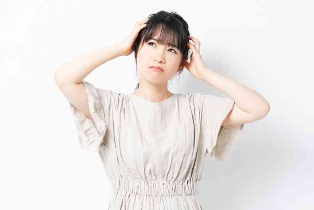 恐怖!電車内で男性が「可愛い爪だね~と言いながら私の爪をカチカチ触ってきました」