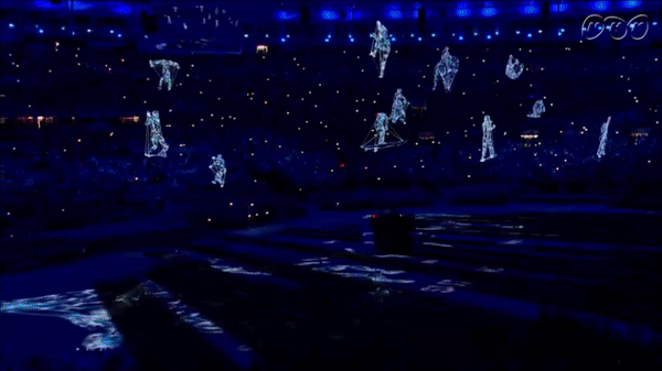 バルコニーからはしご車で男性救助 金沢・片町のビル