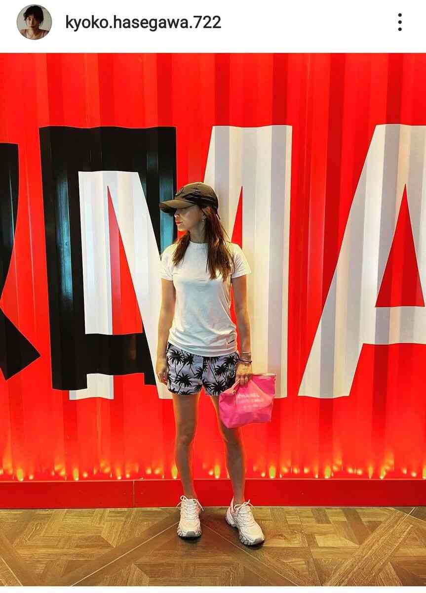 44歳・長谷川京子、真夏の短パン私服で美脚あらわ「スタイル格好いい！」「センス良すぎ」