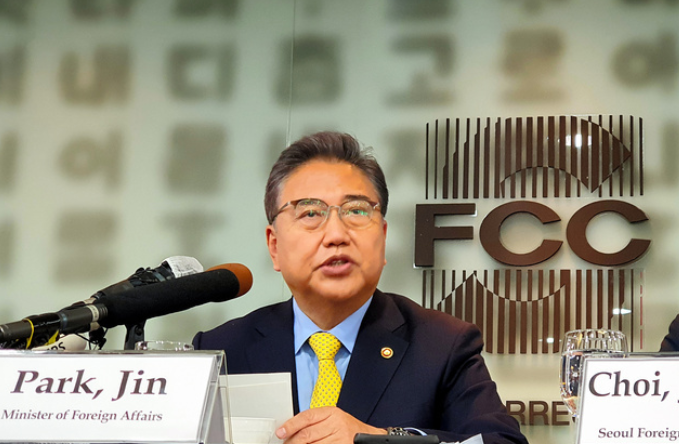 【朝日新聞】韓国「徴用工問題解決には日本の誠意（謝罪と金）が必要」:ハムスター速報