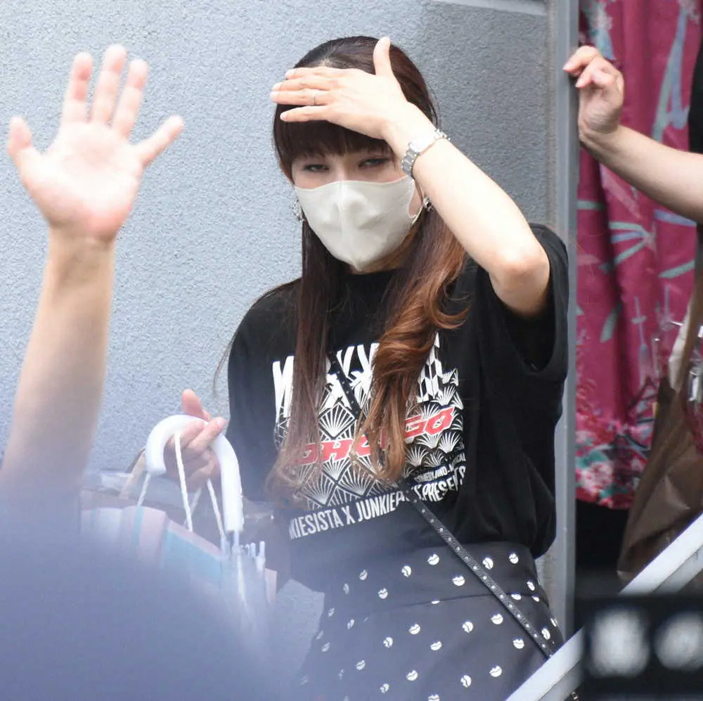 SPEED上原多香子　4年ぶりステージで涙「本当に幸せ」　今井絵理子氏も来場