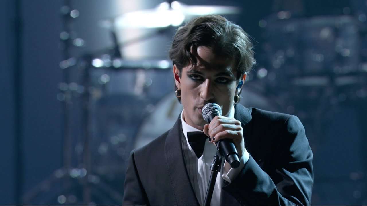 Beggin' Live From the American Music Awards 2021 - YouTube