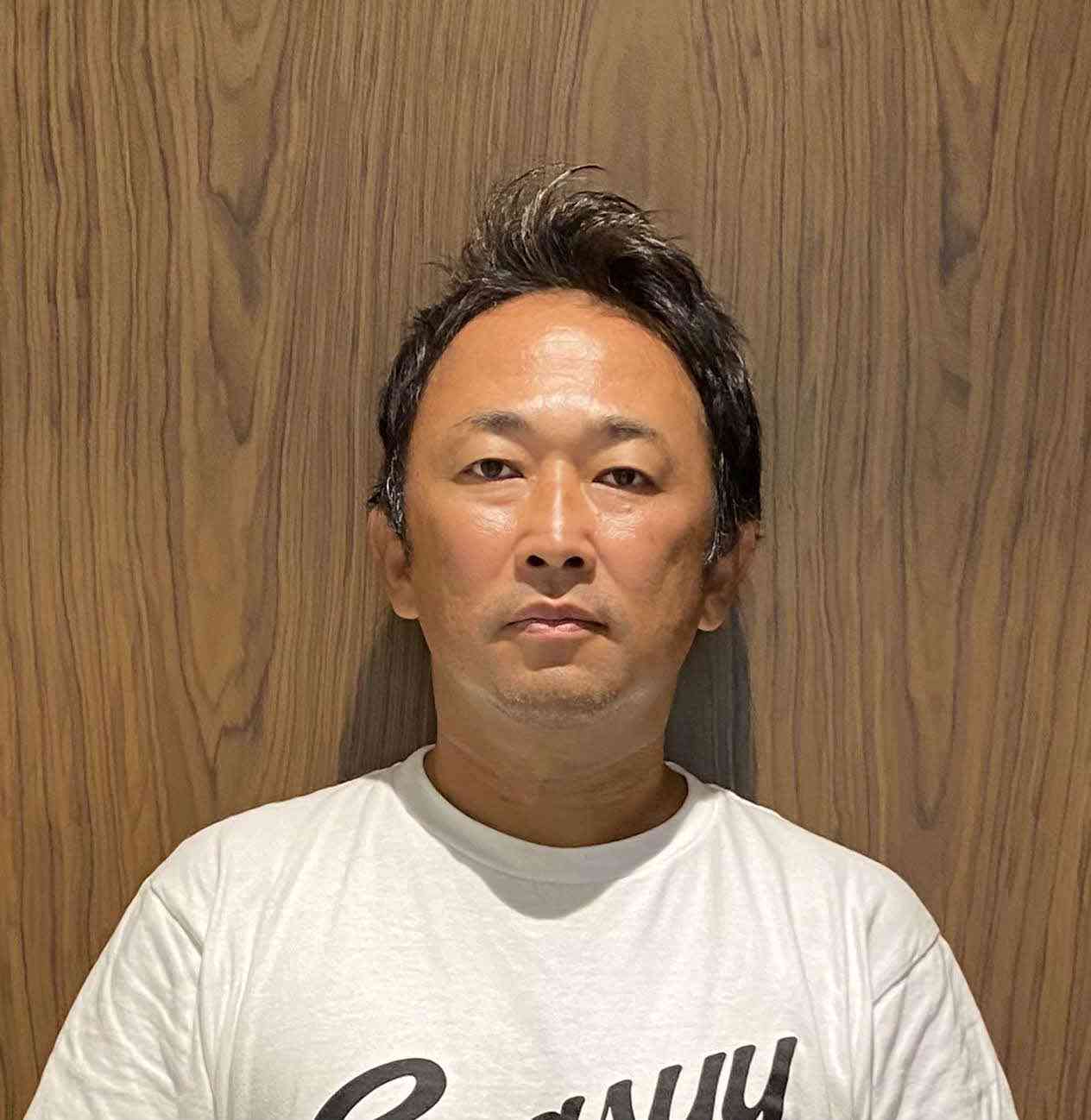 ガーシー(東谷義和)　国会議員バッジを金ネックレスに　HERO「キムタク好きやしｗ」ドバイで「先生モード笑」