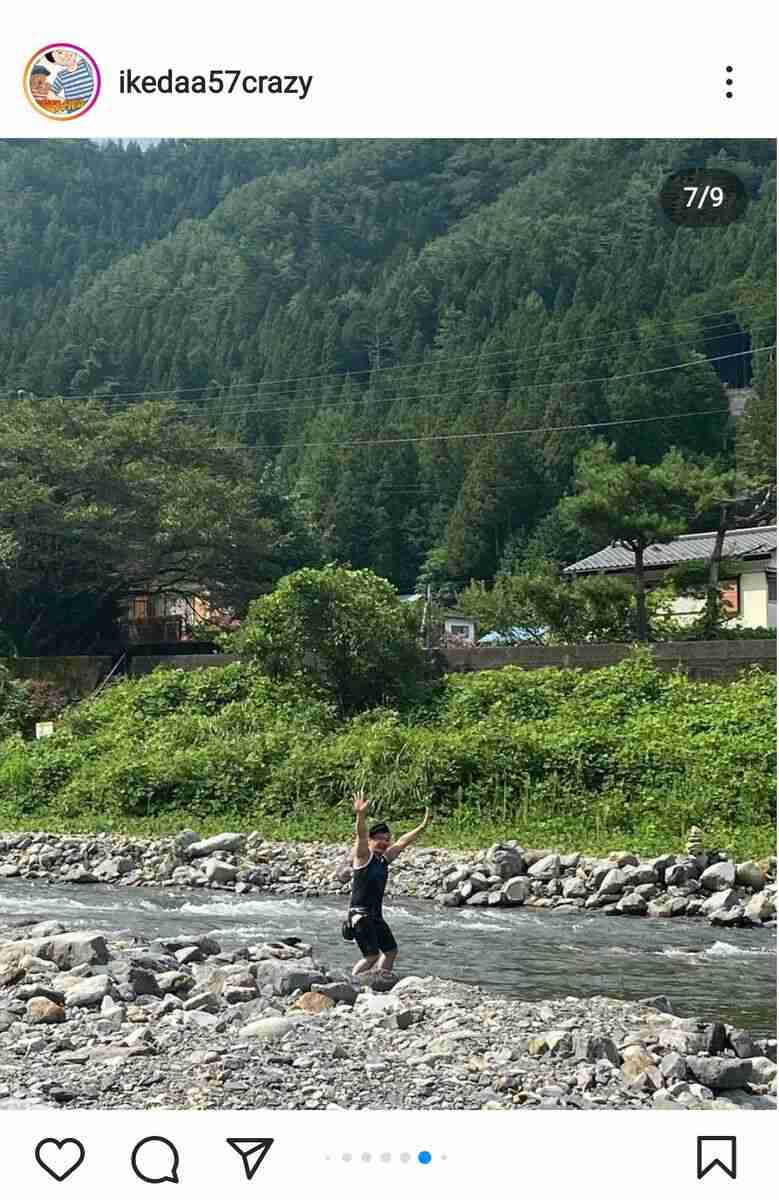 「完熟フレッシュ」池田父娘、夏休みにツーリングで川遊び 父と17歳の娘レイラがヘルメット姿で笑顔も