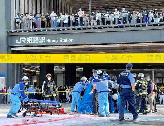 ５０代男性が焼身自殺図る？　ＪＲ姫路駅前　全身にやけど、警官が消火器で消し止める　｜事件・事故｜神戸新聞NEXT