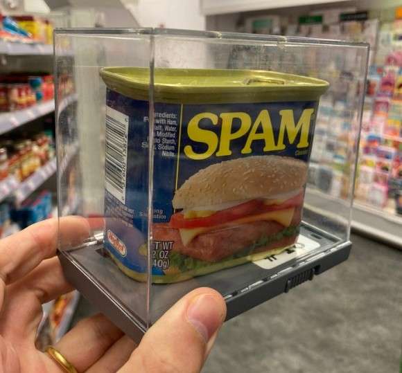 アメリカでは物価高で万引きが多発。スパム缶がケースに入れてロックされる : カラパイア (記事コメント - 1)