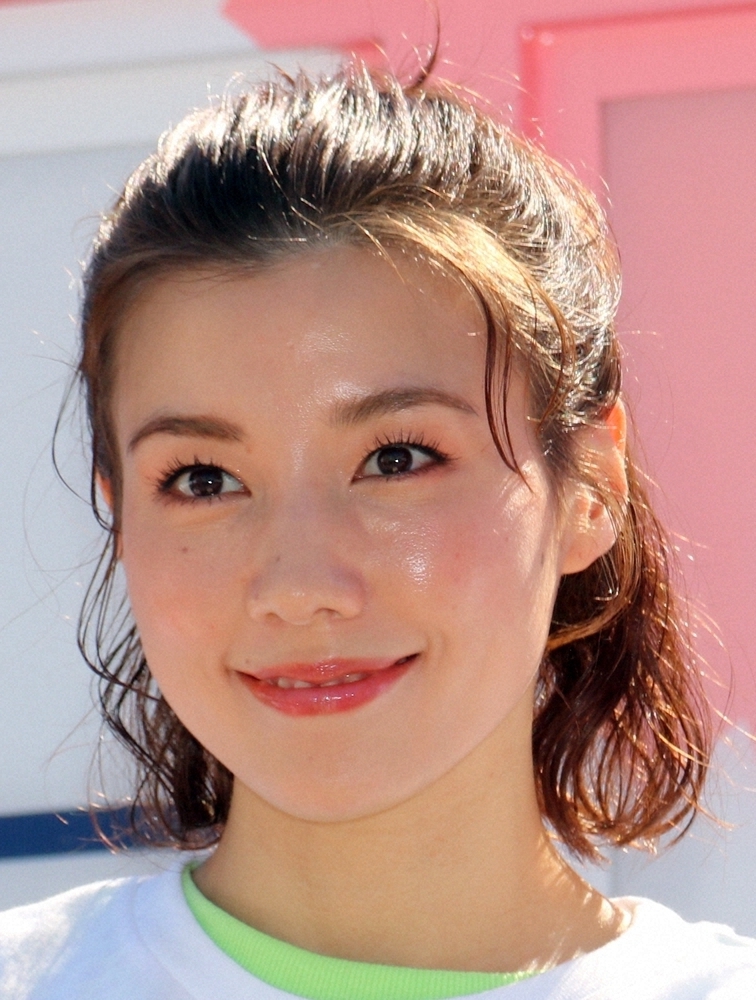 仲里依紗　ド派手赤髪＆全身タトゥーは「事務所に言っていません」　普通の髪は「ストレスの原因」― スポニチ Sponichi Annex 芸能