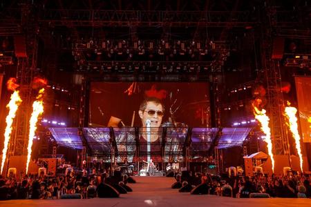 矢沢永吉 国立2日目にB'zがシークレット出演 観客6万人どよめく