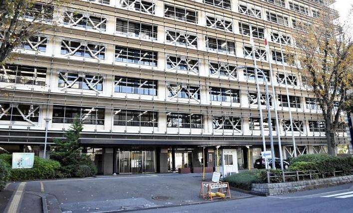 車の後部座席で７２歳男性死亡、車内で一晩過ごしたか…所有者は気付かず車を移動 : 読売新聞オンライン