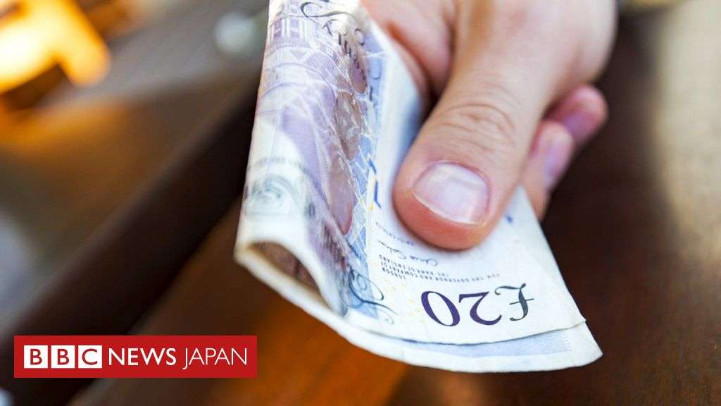 現金の利用、イギリスで復活の動き　生活費の高騰で - BBCニュース