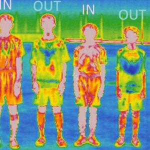 体操着、裾を出せば4℃涼しい！ 熱中症対策で理科教諭が実験 「シャツ入れ指導」に一石 