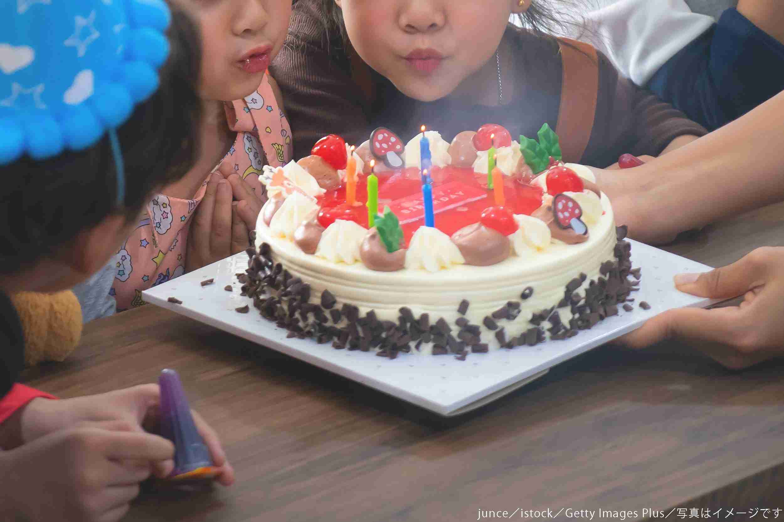 子供を亡くした友人を娘の誕生日パーティに招待した女性　友情こじれるも世間は擁護 – Sirabee