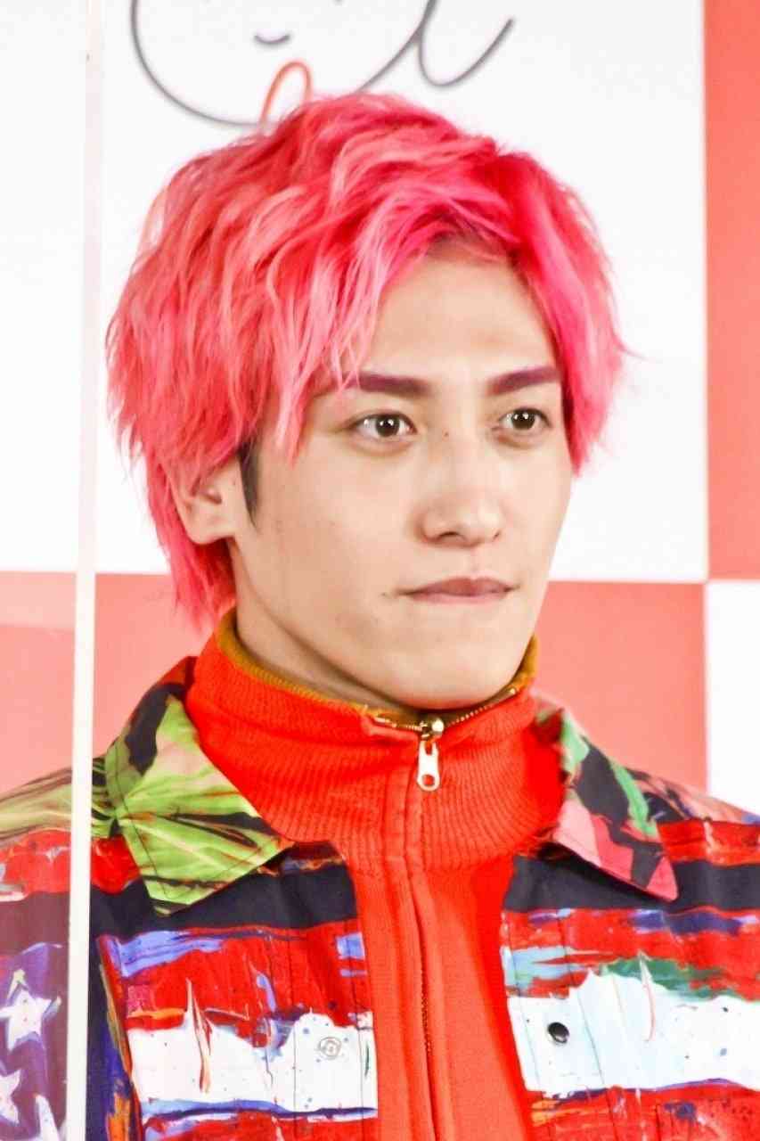 ​​EXIT兼近『24時間マラソン』に「腹が立って観ていられない」の声も 感動の裏で野次馬のマナーの悪さ物議 | リアルライブ
