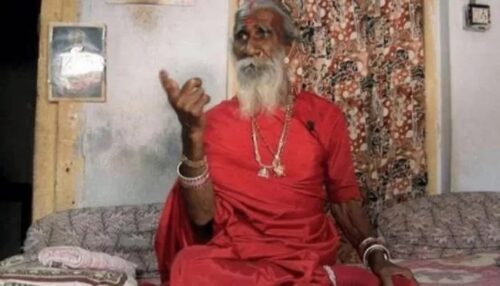 78年間絶食したという有名なインドの僧侶 服の中に食べ物を隠し食べていたことが発覚 インド人「それでも凄い!」
