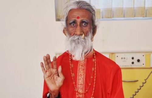 78年間絶食したという有名なインドの僧侶　服の中に食べ物を隠し食べていたことが発覚　インド人「それでも凄い！」