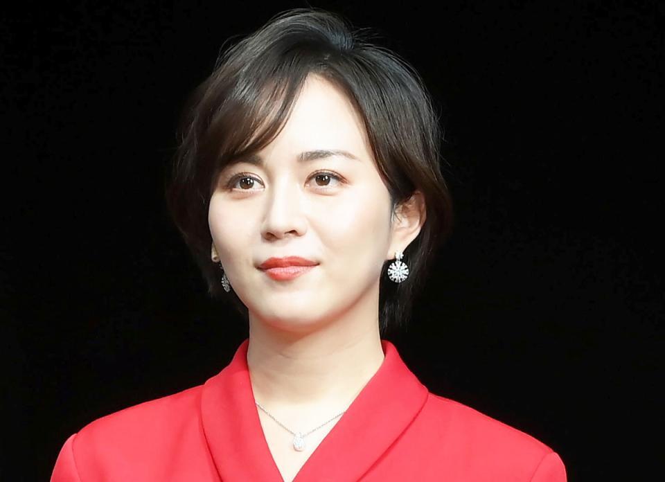 比嘉愛未の山ガール姿に「癒された」声続々 「脚きれいすぎ」「美しい」