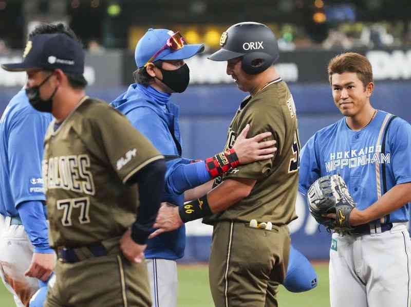 日本ハム、またオリックス杉本に死球　球場騒然　2日間で3つ目　前日謝罪の新庄Bボスも心配そうに見つめる