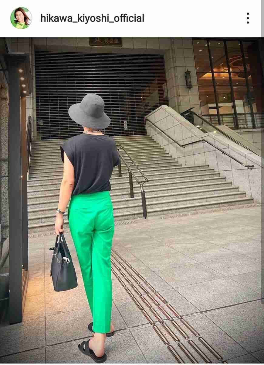 氷川きよし、美しいスタイル際立つグリーンパンツ姿で“意味深”コメント「表裏一体って言葉が好きなの」