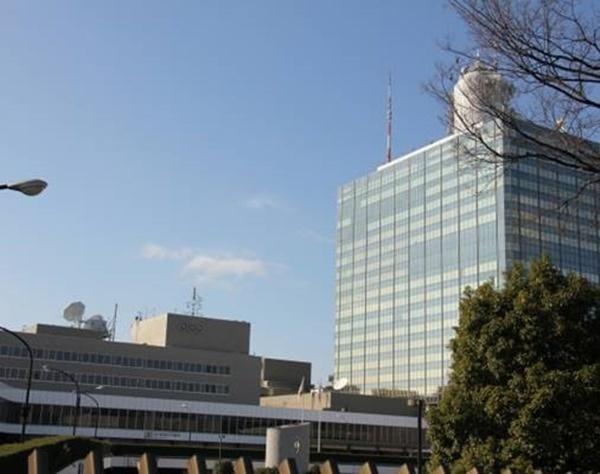 旧統一教会問題に及び腰のNHKに相次ぐ批判…“上層部の自主規制”説を局広報は否定（女性自身） - Yahoo!ニュース