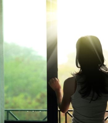 「子宮系スピリチュアル」にハマった「学校保健師の女性」がその後、はじめた「ヤバすぎる副業」（現代ビジネス） - Yahoo!ニュース