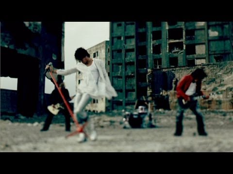 B'z / MY LONELY TOWN - YouTube