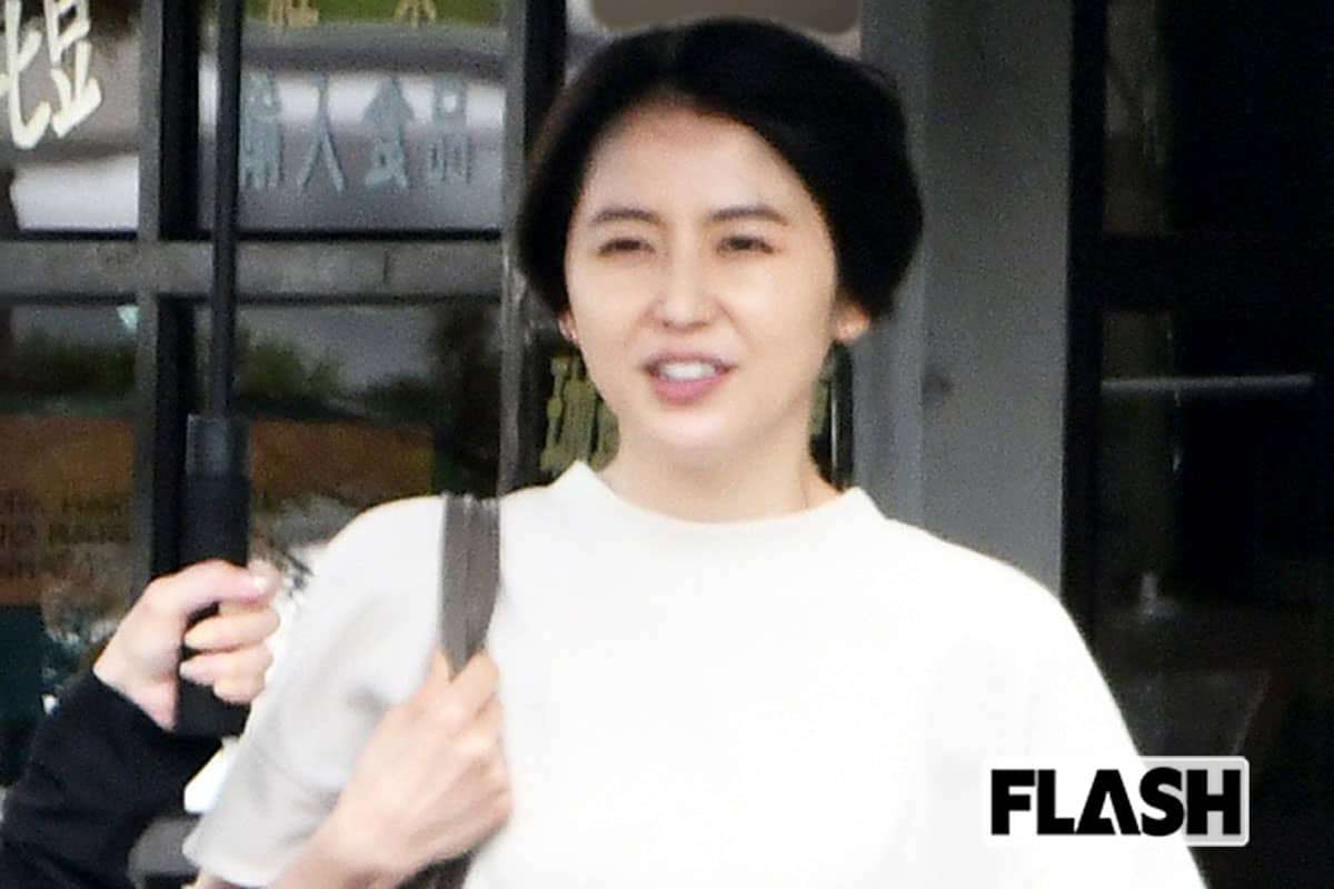 長澤まさみ　「モデルは山本モナ？」“路上キス”で転落する女子アナを熱演 | Smart FLASH/スマフラ[光文社週刊誌]